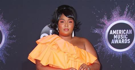 Singer Lizzo Isn T Afraid To Strip Down See Her Almost Nude Photos