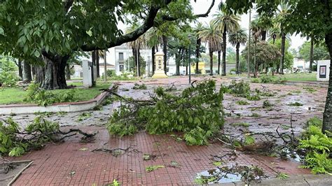 Uruguay un fuerte temporal dejó al menos dos muertos