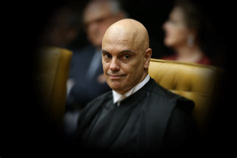 Moraes prorroga por mais 60 dias inquérito contra Bolsonaro sobre