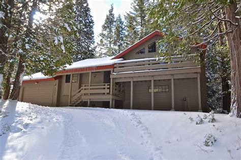 Humrick Cabin: 3 Bedroom Vacation Home Rental Shaver Lake CA (105301) | FR