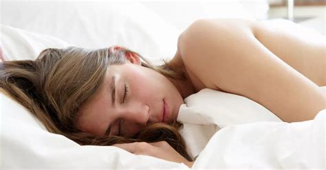 Lingerie Expert Explains Why You Should Sleep Without Underwear This