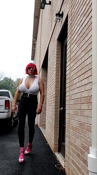 Deedeeslut In Hot Black Yoga Pants And White Top Tranny Xhamster