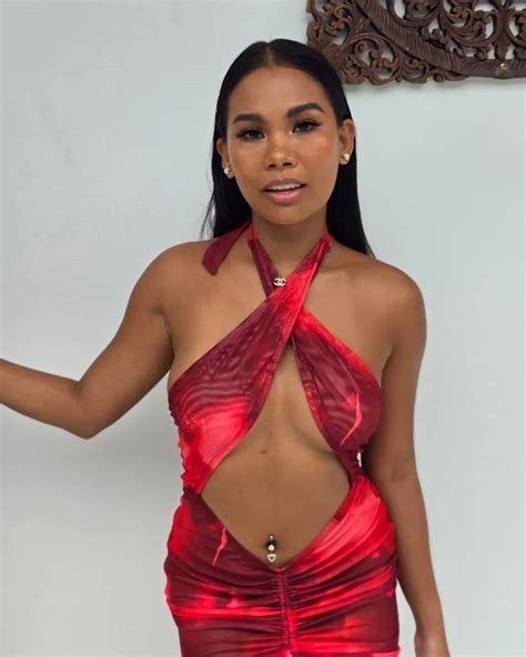 Morena Mitch (@morenaasiangirl) • Instagram photos and videos