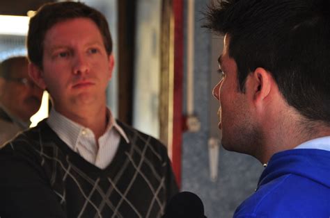 Hermanos gay denuncian junto a su madre agresión física y Flickr