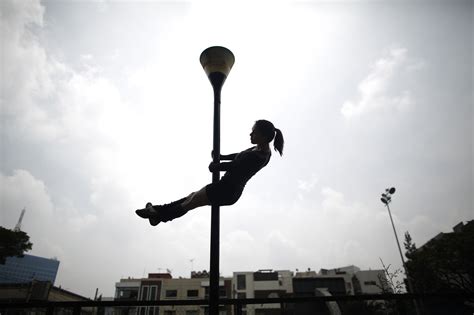 Wallpaper ID 1281503 Fitness Dance 2K Sexy Pole Babe Dancing Wallpaper