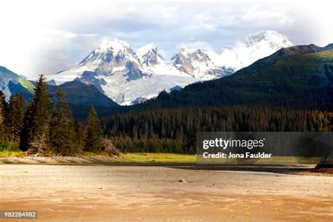 Iliamna Lake Photos and Premium High Res Pictures - Getty Images