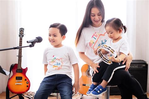 Khánh Thi khoe ảnh bikini nóng bỏng chụp cách đây 10 năm