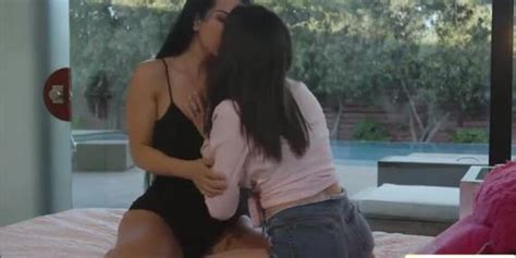 Damn Kinky Darcie Have Sex With Sexy Katrina On Their Bed Tnaflix