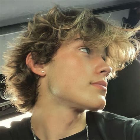 Pin On Aurora Blonde Hair Boy Messy Hair Boy Blonde Guys