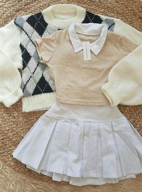 Pin de Марина em одежда в школу | Roupas, Roupas estilosas, Roupas fashion