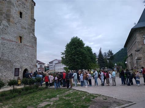 Foto Video A A Da Muzeele Din Piatra Neam Luate Cu Asalt De