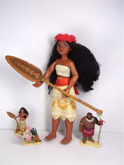 Disney Store Moana Classic Doll Original With Paddle Figures Pua Hei