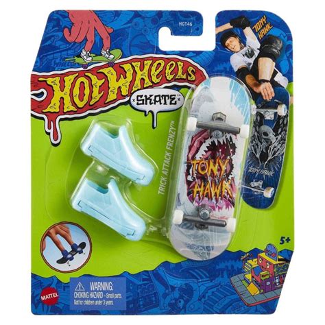 Set Mini Placa Skateboard Cu Pantofi Hot Wheels HGT57 Noriel