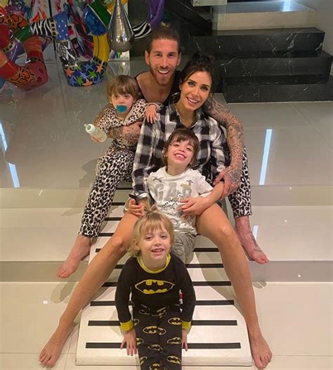 Pilar Rubio Sus Hijos Le Cantan Cumpleaños Feliz Y Son Para