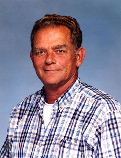 In Memory of Harold Ecklund: Obituary and Service Details 18