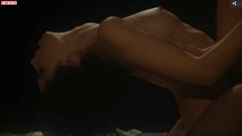 Naked Dayle Haddon In Spermula