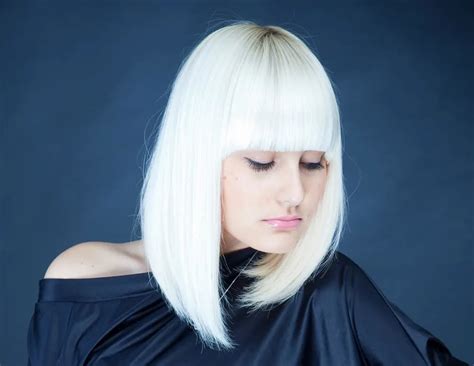 The Cutest Platinum Blonde Bobs To Try In