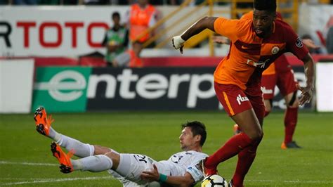 Galatasaray Dan Alt N De Erinde Puan D Nya Gazetesi