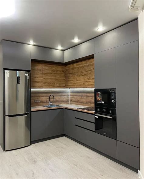 Corner kitchen with fridge | Перепланировка кухни, Элитные кухни, Интерьер