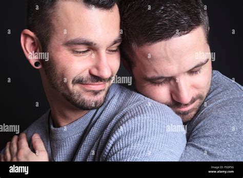 Homme gay noir Banque de photographies et dimages à haute résolution Alamy