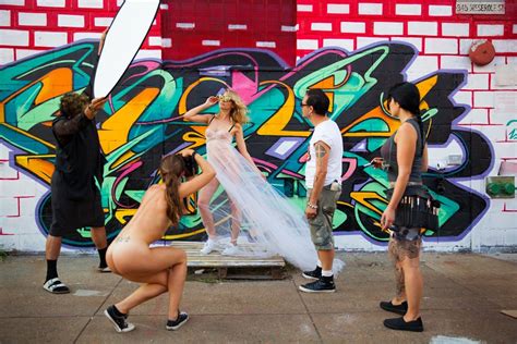Photographer Gets Naked In New York To Transcend Taboo