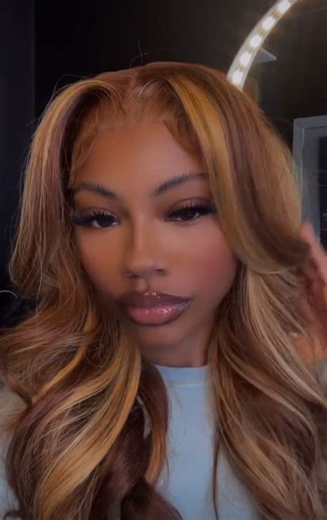 Pin by 𝐛𝐫𝐞 𝐧𝐚𝐨𝐦𝐢 on hairystyles Human hair wigs Hair styles Honey blonde hair