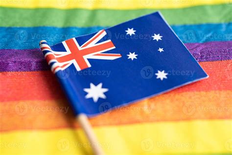 Austrália bandeira em arco Iris fundo bandeira símbolo do lgbt gay orgulho mês social movimento