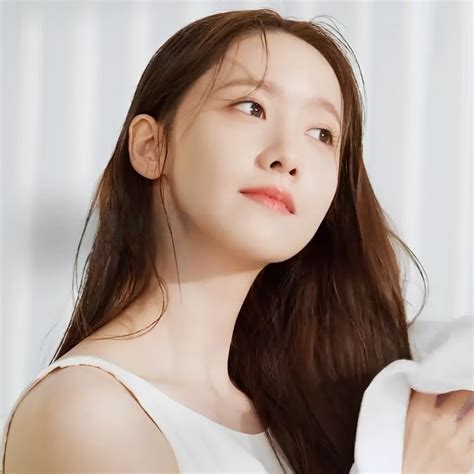 220425 YOONA Estée Lauder 소녀시대 윤아 임윤아