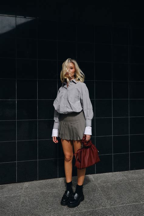 OLA SZKOLDA SEXY HOT PHOTOS LEGS NAKED NUDE