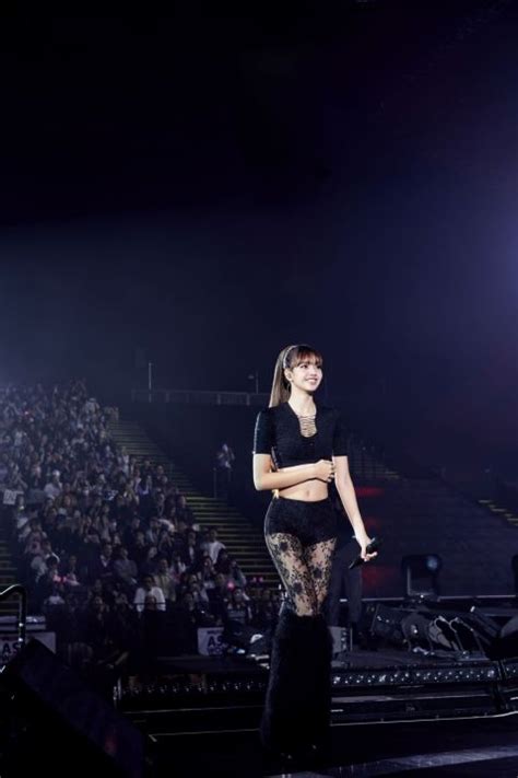 LISA Fan Meetup in Asia 2024Hong Kong完美落幕 万人迷LISA亲切及可爱表情令全场粉丝陷入疯狂