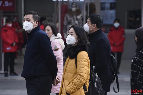 节拍天下 大年初一成都街头游人少 市民自觉戴口罩出行凤凰网