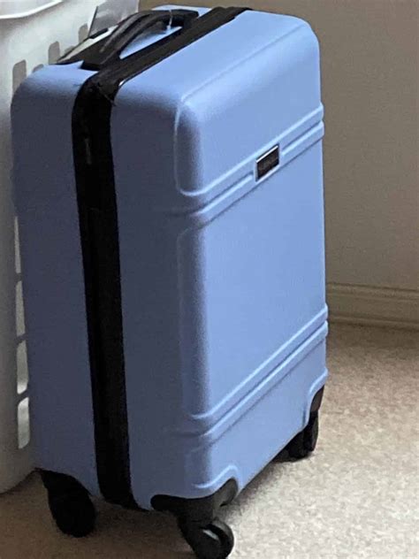 Travelers Club Skyline Spinner Luggage Review: Lightweight Performance