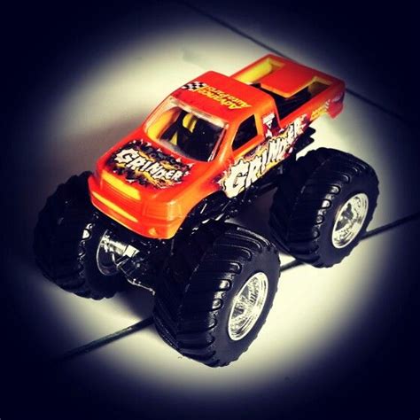 Hot Wheels Monster Jam Grinder Color Shifter Hot Wheels Monster Jam Hot Wheels Monster Jam
