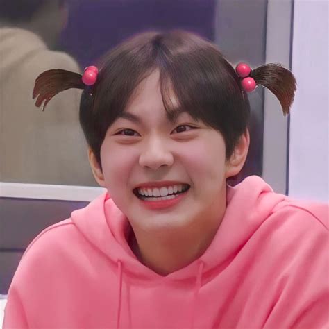 Cool Blonde Hair Meme Faces Funny Faces K Pop Jw Memes Music Images Korean Aesthetic