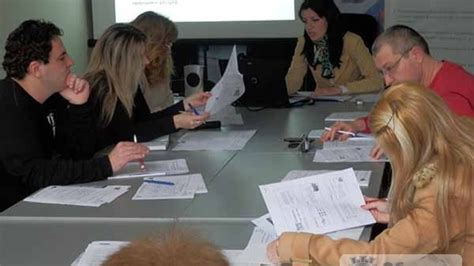 ОИЦ-РУСЕ „ОБЛИЧА“ ВАЗАТА В ПАРКА НА МЛАДЕЖТА ПО СЛУЧАЙ 1 МАРТ | Община Русе