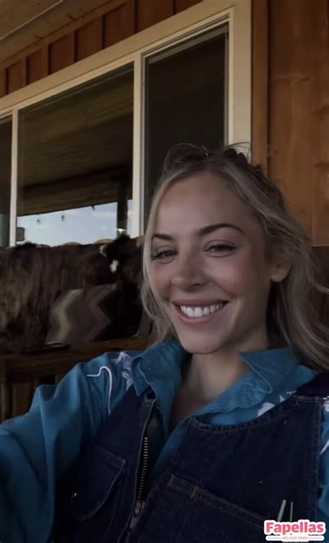 MacKenzie Porter Aka MacKenziePMusic Nude Leaks Fapellas