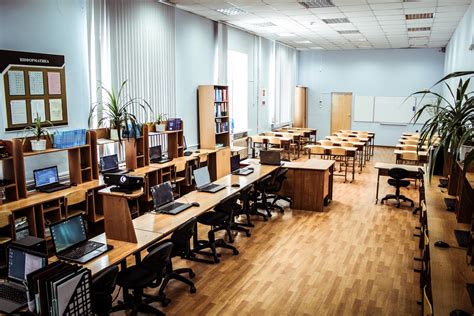 Компьютерный класс дизайн интерьера - фото