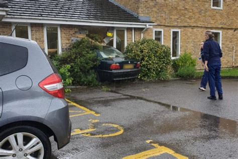 Car crashes into Marlow doctors' surgery - Maidenhead Advertiser