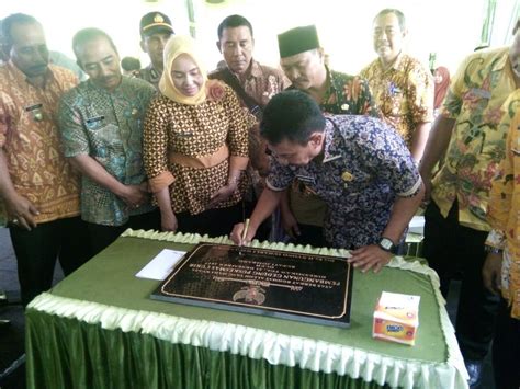 Gedung Uptd Puskesmas Cukir Diresmikan Bupati Sekilas Media