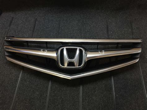 Решетка радиатора Хонда Аккорд Honda Accord 7 71121SEA013ZA (05-07 г ...