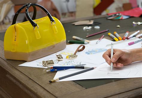 История бренда Furla | Сумка furla, Сумки, Модные аксессуары