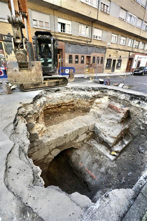 Así es el hallazgo arqueológico de la calle Padre Suárez de Oviedo