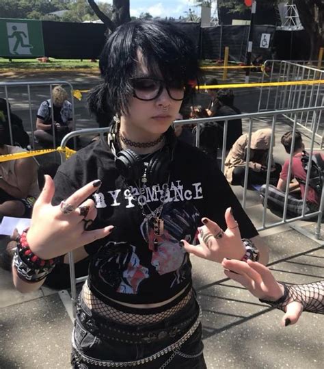 the outfit I wore to mcr yesterday : r/MyChemicalRomance