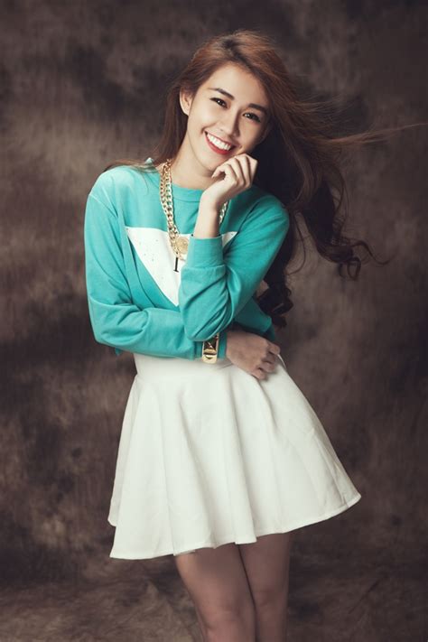 Những HOT GIRL VIỆT sở hữu gương mặt V line thời thượng HOT GIRL MAT V LINE CAM NHON