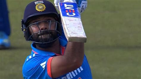 Watch Rohit Sharma Completes Odi Runs With An Incredible Six