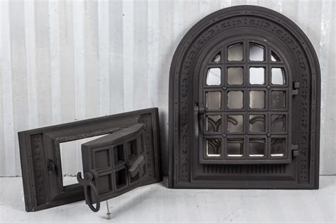 Дверцята для камина і зольника