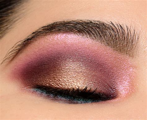 Huda Beauty Naughty Nude Eyeshadow Palette Review Swatches