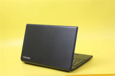 Ноутбук TOSHIBA