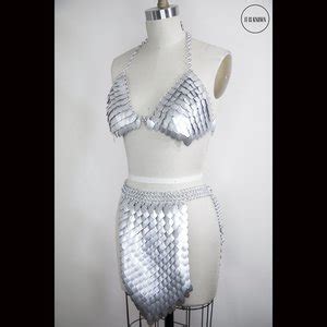 8 Hot Sexy Lillian Liu Bikini Pics