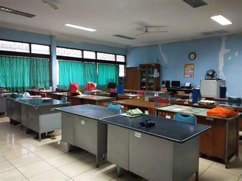 ruang kerja guru slb  pembina tingkat nasional